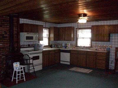 10081 Crosby Road Morrison, IL 61270 - Photo 3 of 9