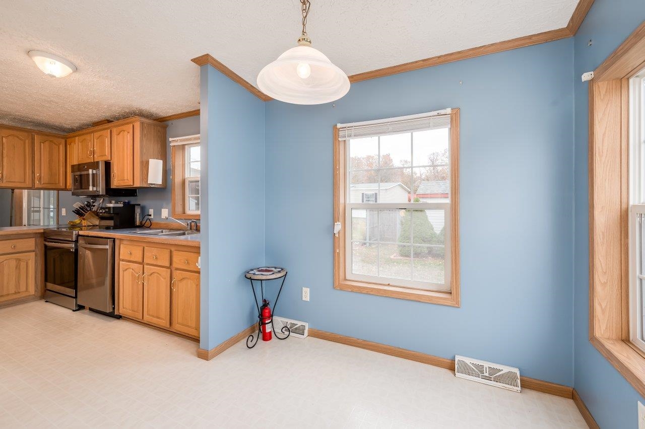 35 Seneca Street Rochester, NH 03867 - Photo 5 of 24