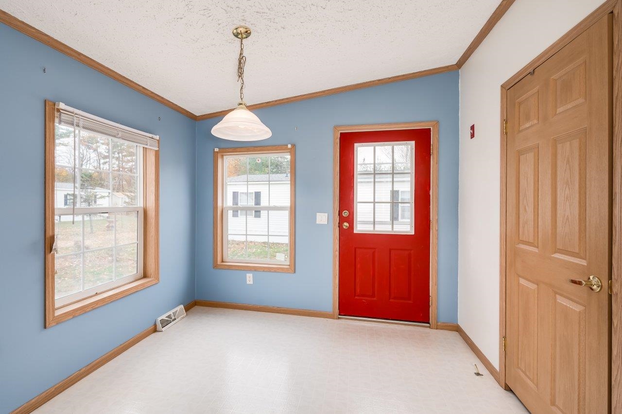 35 Seneca Street Rochester, NH 03867 - Photo 6 of 24