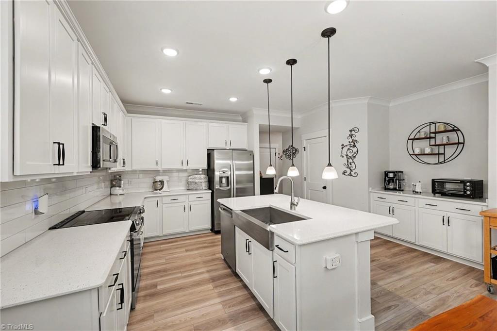5000 Moonlight Ridge Drive Greensboro, NC 27455 - Photo 4 of 38