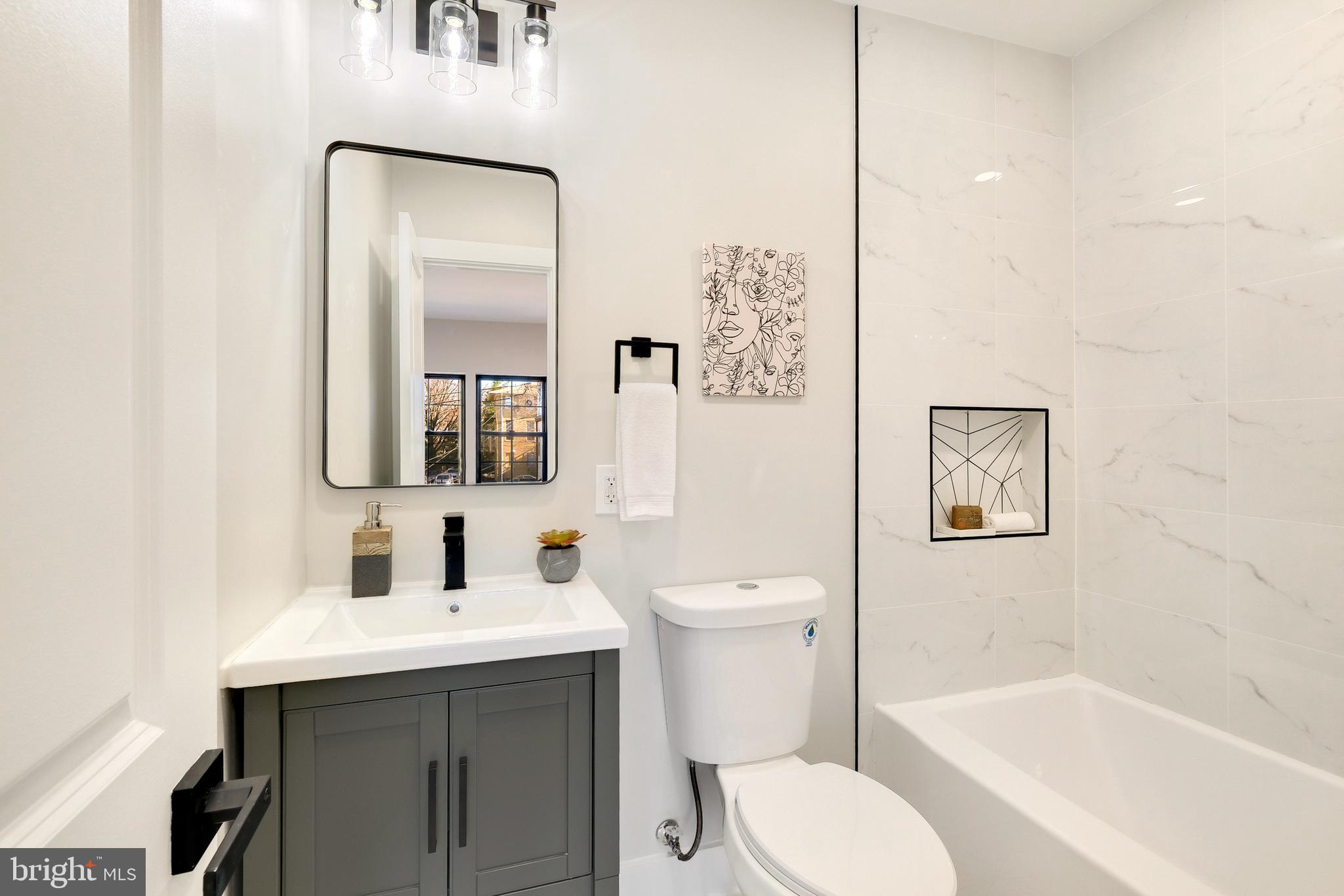 21 16th Street Southeast Washington, DC 20003 - Photo 14 of 37