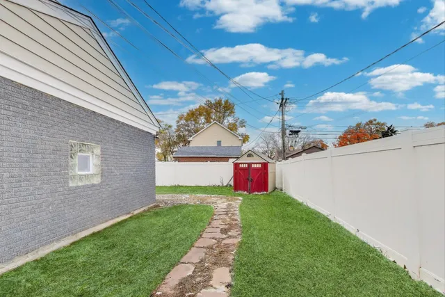 $525,000 | 794 East Lincoln Avenue, Des Plaines, IL 60018