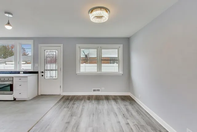 $525,000 | 794 East Lincoln Avenue, Des Plaines, IL 60018