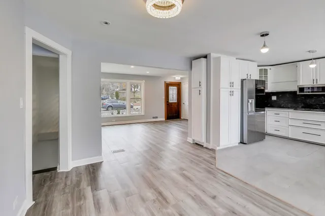 $525,000 | 794 East Lincoln Avenue, Des Plaines, IL 60018