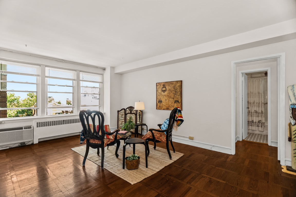 1585 Ridge Avenue, Unit 506 Evanston, IL 60201 - Photo 2 of 15