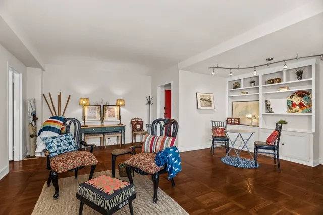 $145,000 | 1585 Ridge Avenue, Unit 506, Evanston, IL 60201