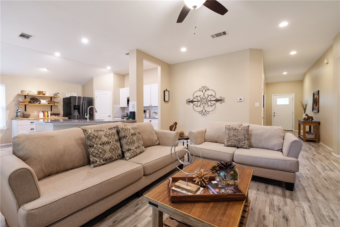 16708 Chamonix Terrace Round Rock, TX 78681 - Photo 8 of 28