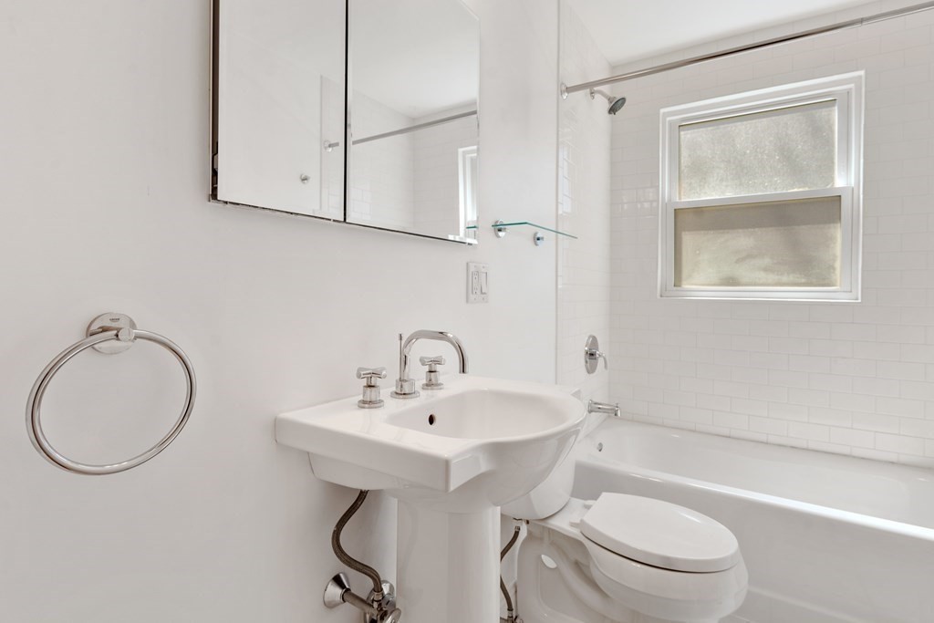 190 Walnut Street Newton, MA 02460 - Photo 12 of 23