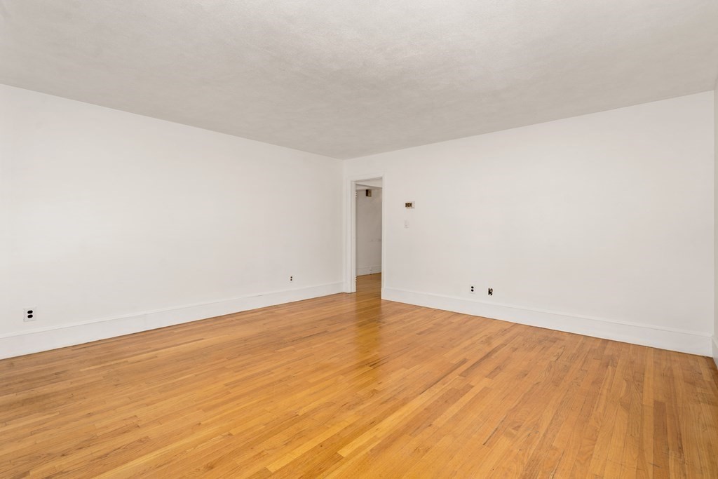 190 Walnut Street Newton, MA 02460 - Photo 5 of 23