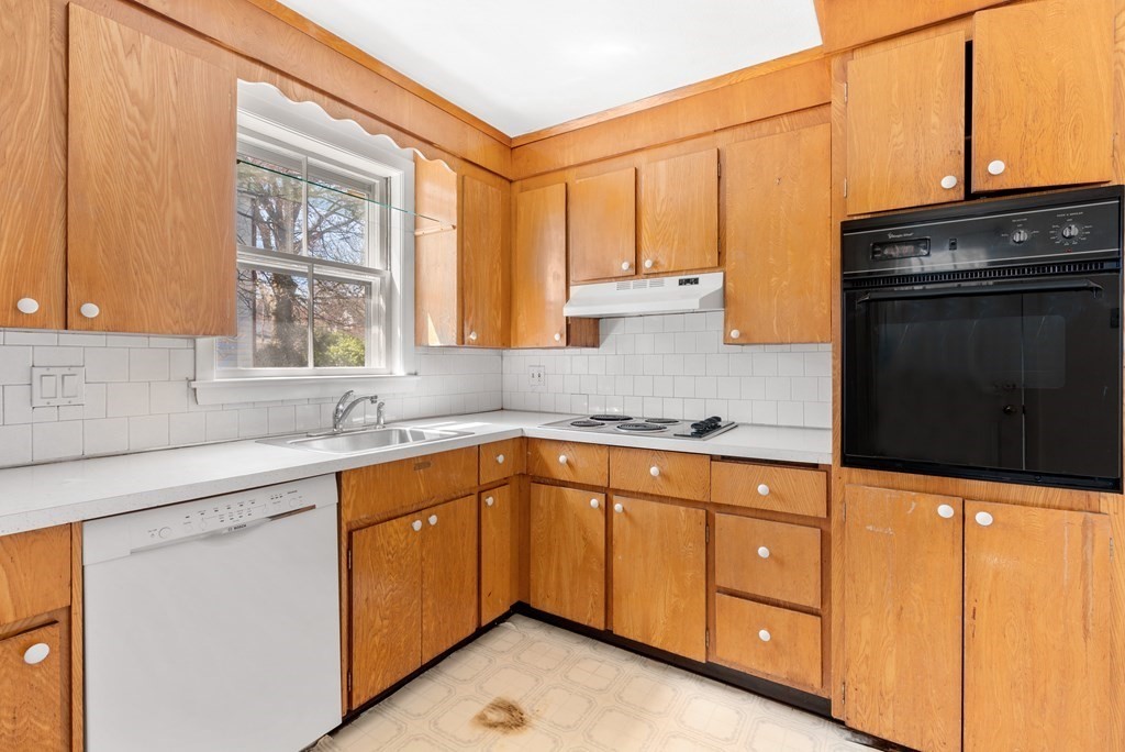 190 Walnut Street Newton, MA 02460 - Photo 7 of 23