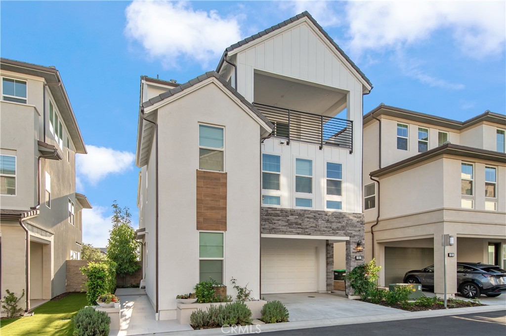 131 Reyes Alley Lake Forest, CA 92630 - Photo 2 of 39 front view of a building