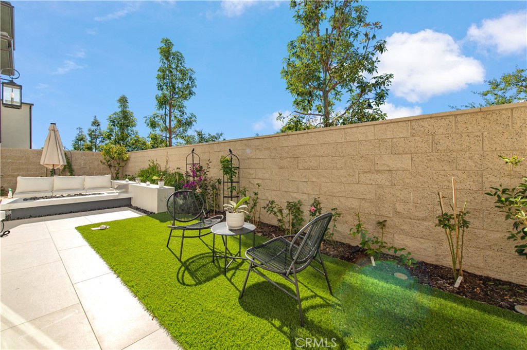 131 Reyes Alley Lake Forest, CA 92630 - Photo 36 of 39 swimming pool view with a outdoor seating