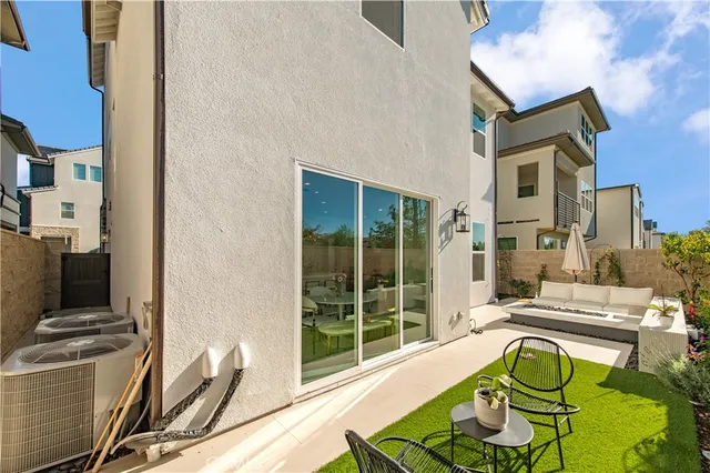 $2,148,000 | 131 Reyes Alley, Lake Forest, CA 92630