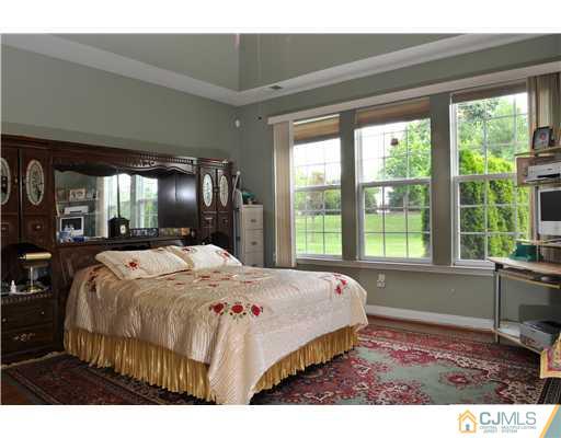 46 Pebble Creek Road Dayton, NJ 08810 - Photo 7 of 10 Gallery Image 7