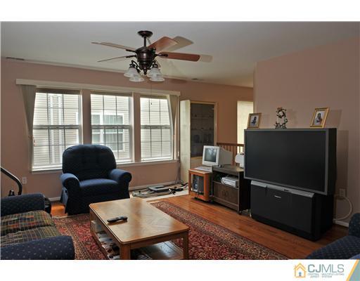 46 Pebble Creek Road Dayton, NJ 08810 - Photo 9 of 10 Gallery Image 9