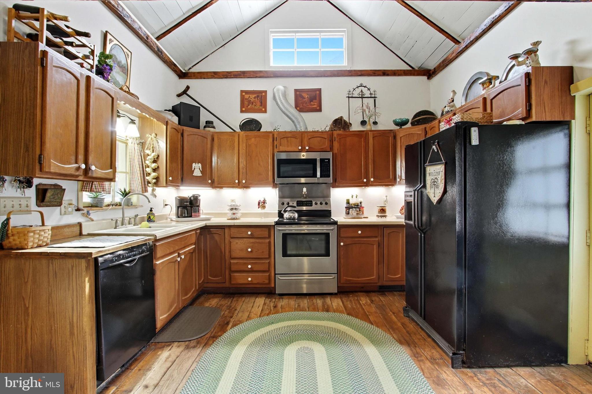 200 Old State Road Gardners, PA 17324 - Photo 11 of 31 Kitchen with vaulted ceiling