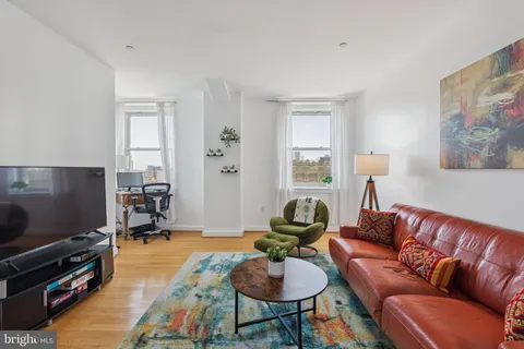 $250,000 | 111 South 15th Street, Unit 2106, Philadelphia, PA 19102