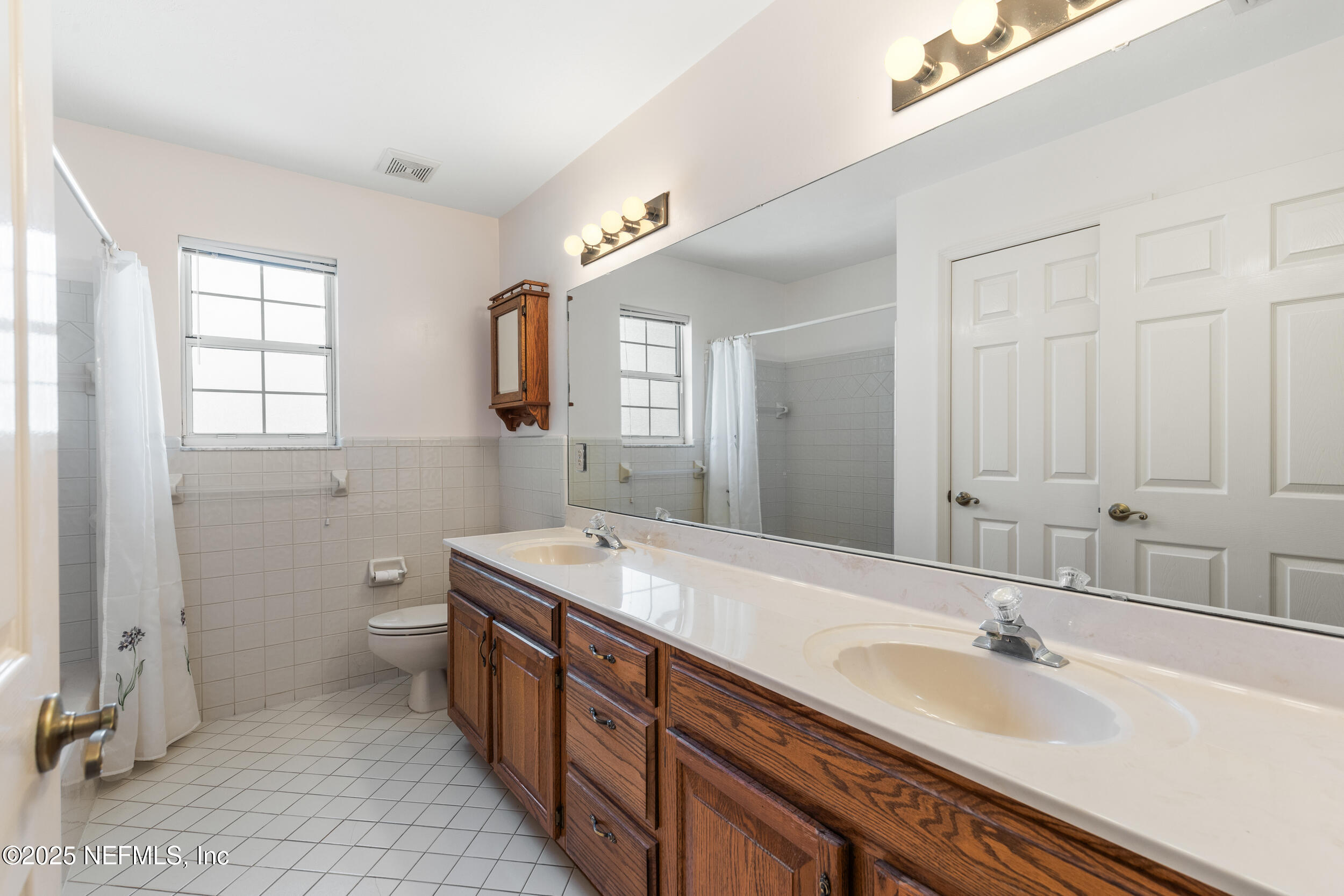 8485 Lilly Lake Road Melrose, FL 32666 - Photo 22 of 44 Main Bath