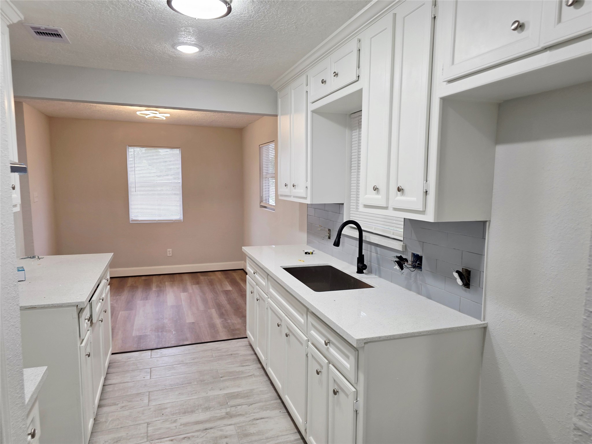 9713 Yuma Street Houston, TX 77029 - Photo 6 of 18 New quartz Counters