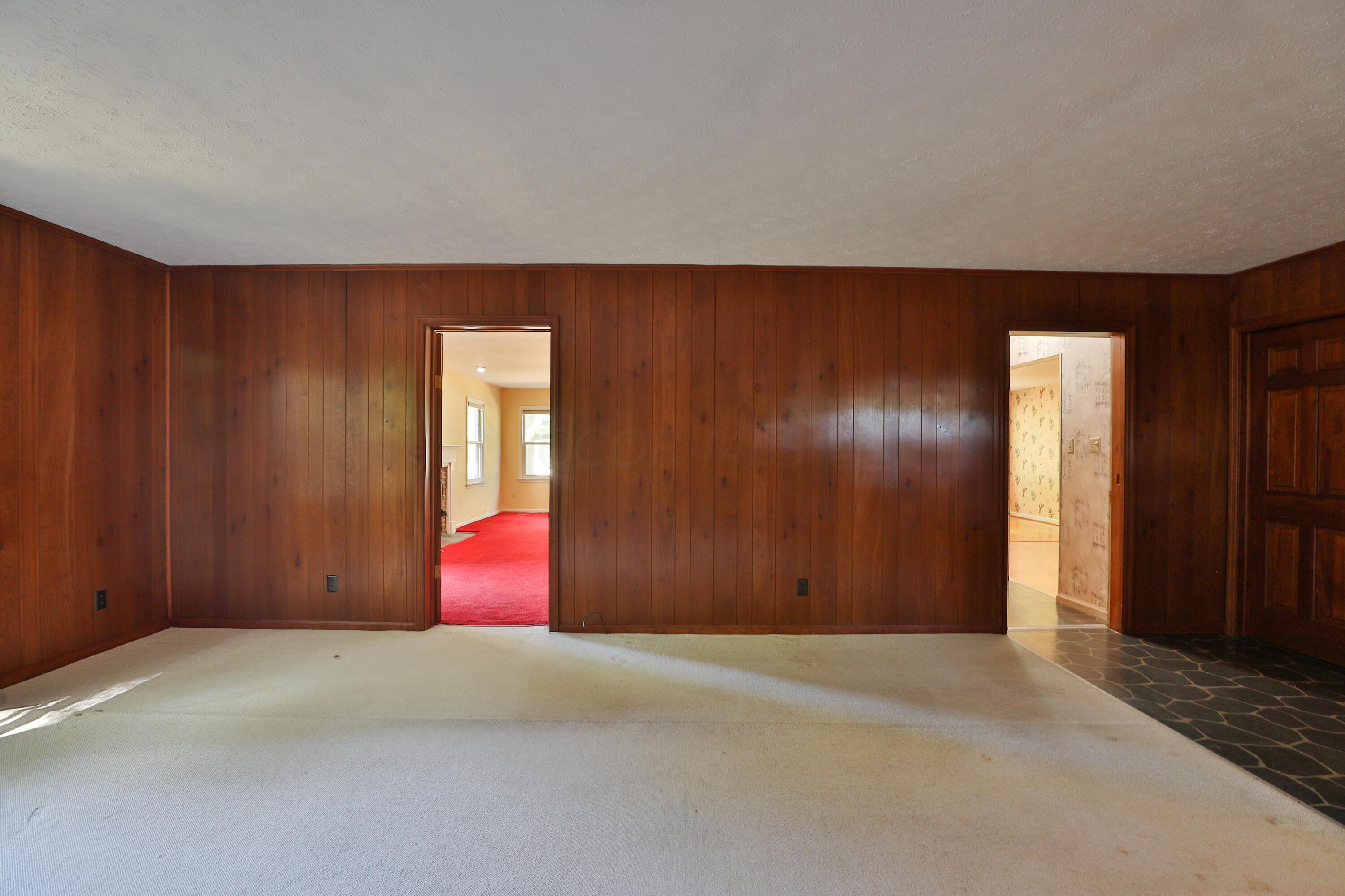 7646 Lee Road Westerville, OH 43081 - Photo 10 of 54 Family Room