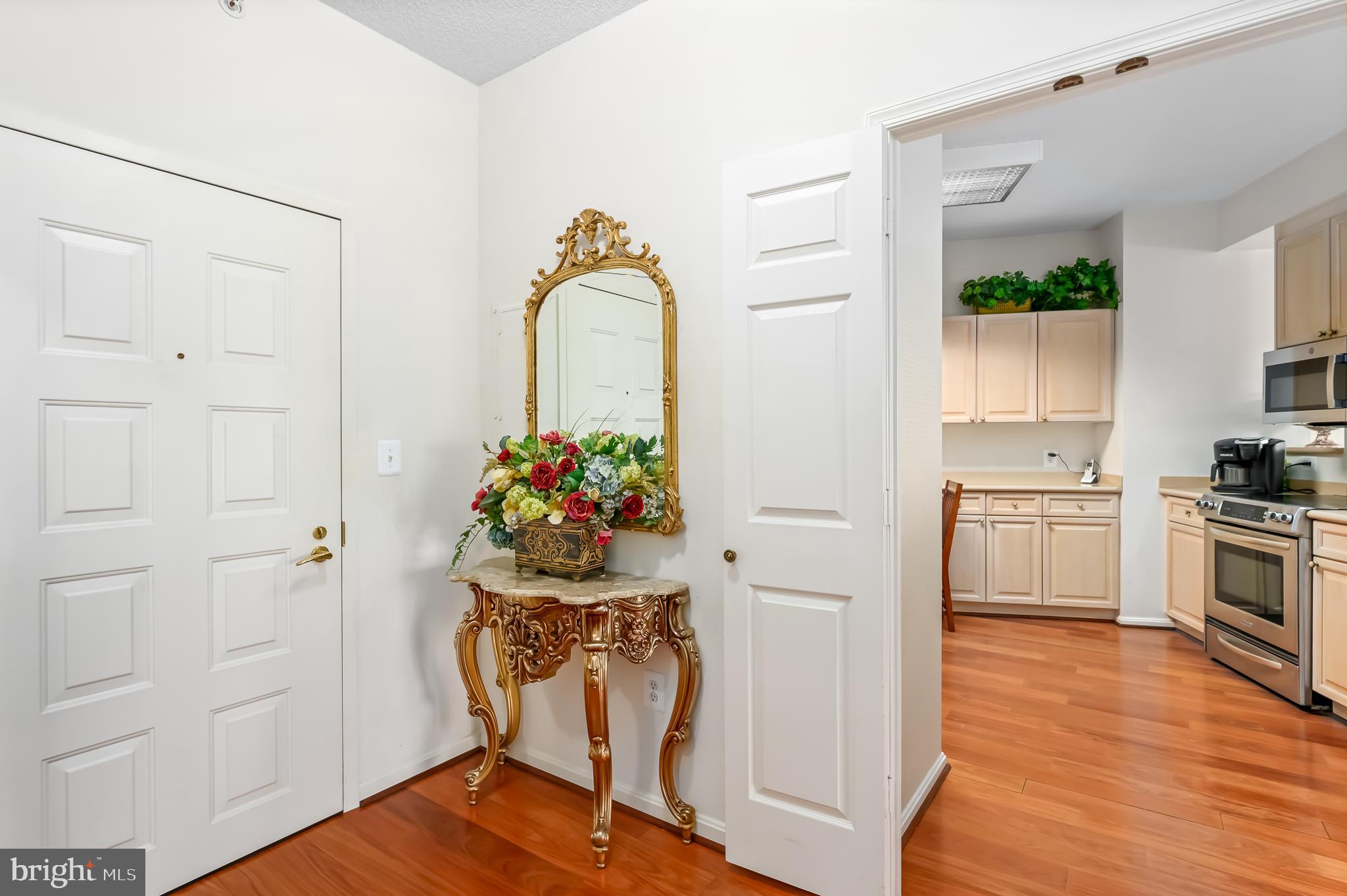 19355 Cypress Ridge Terrace, Unit 1021 Leesburg, VA 20176 - Photo 8 of 51 Entry