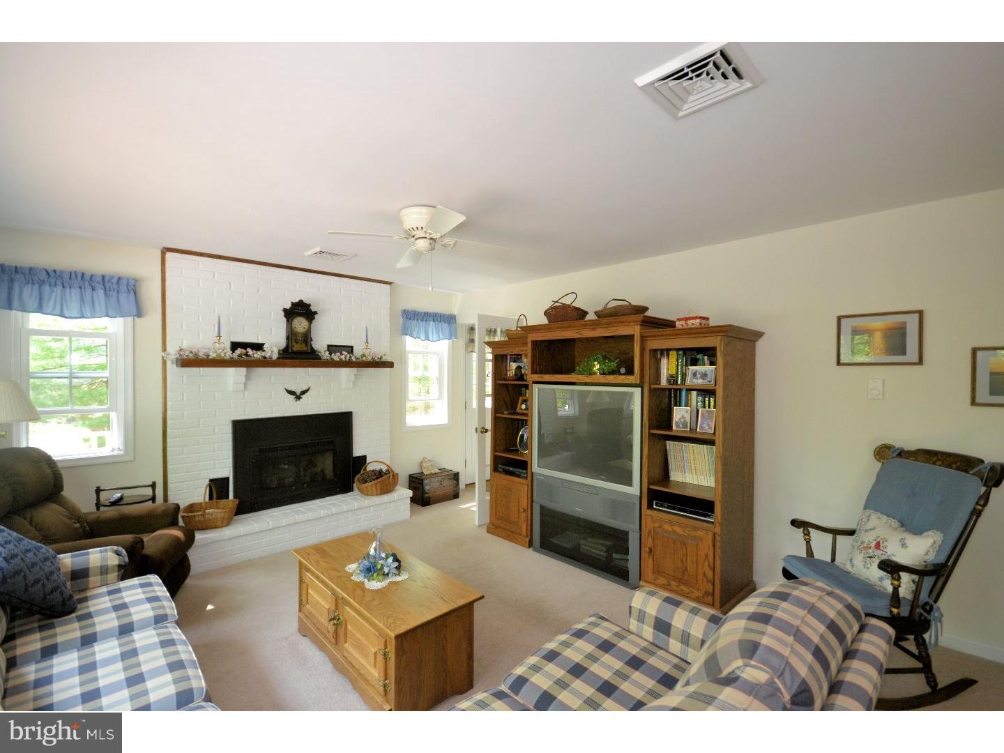 2459 Jones Road Pottstown, PA 19465 - Photo 4 of 25