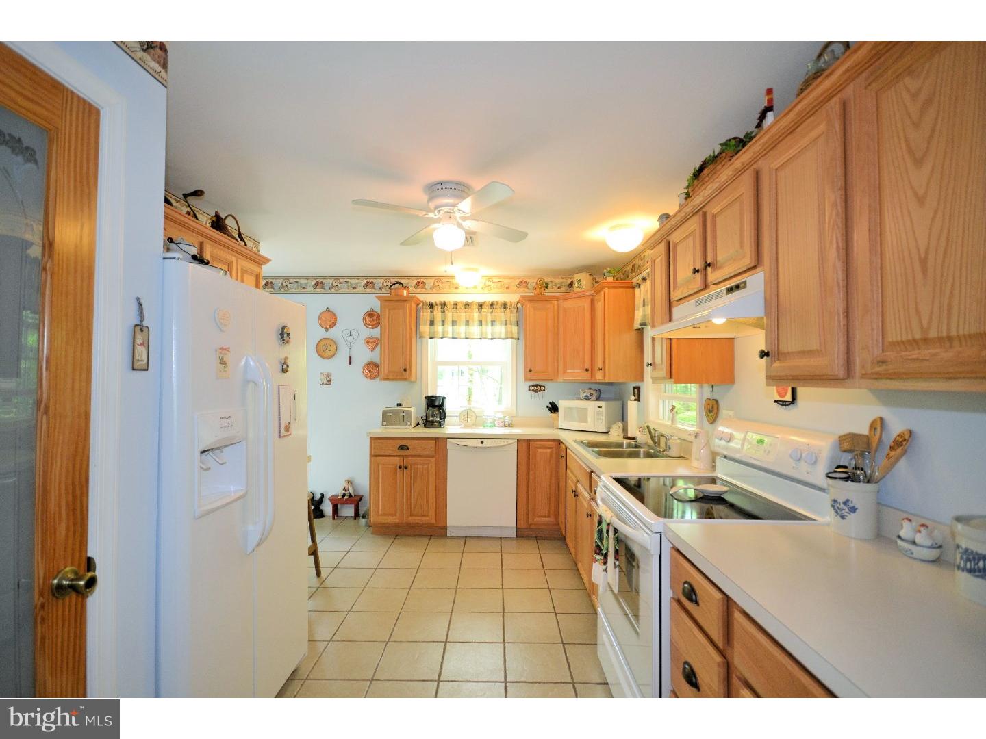2459 Jones Road Pottstown, PA 19465 - Photo 8 of 25