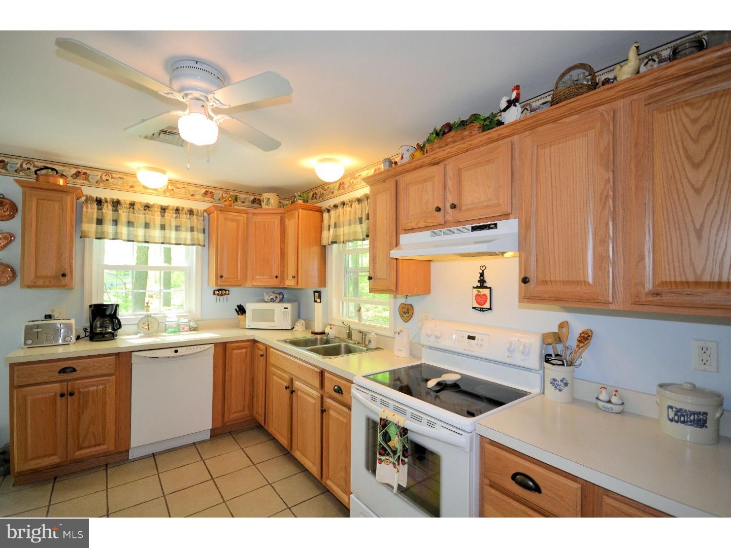 2459 Jones Road Pottstown, PA 19465 - Photo 9 of 25