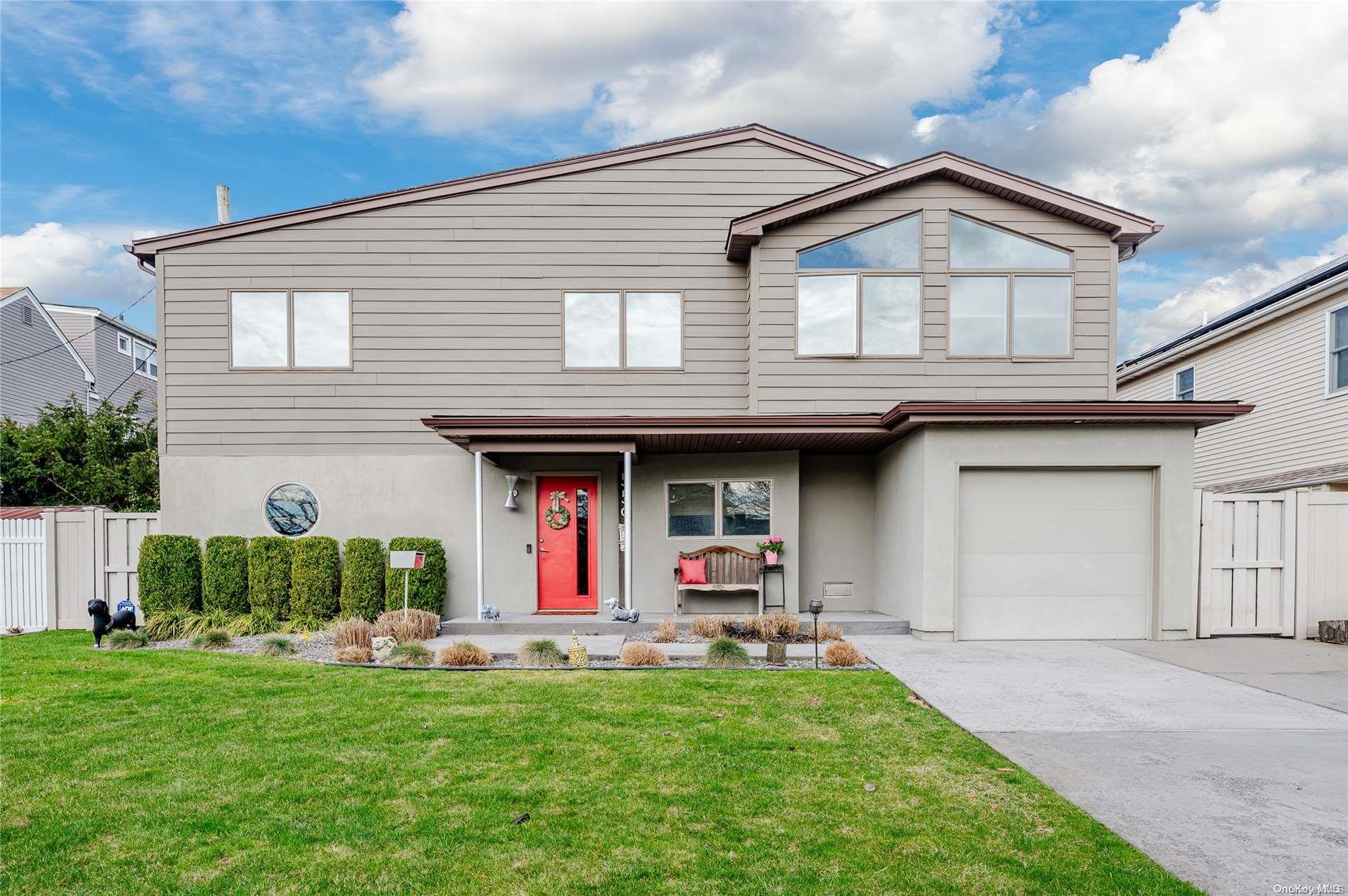 559 Franklin Boulevard Long Beach, NY 11561 - Photo 1 of 1