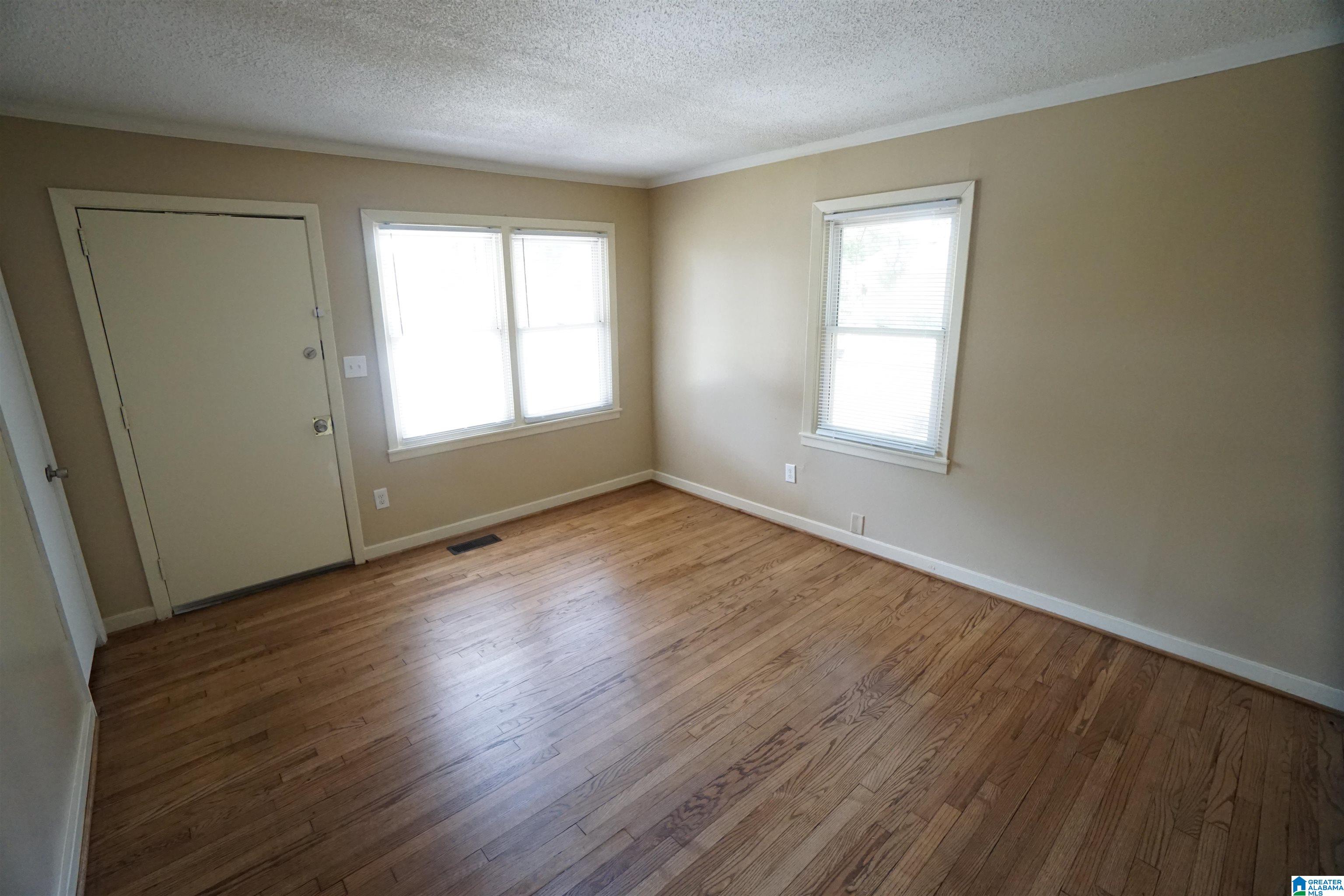 1688 18th Way Southwest Birmingham, AL 35211 - Photo 8 of 37