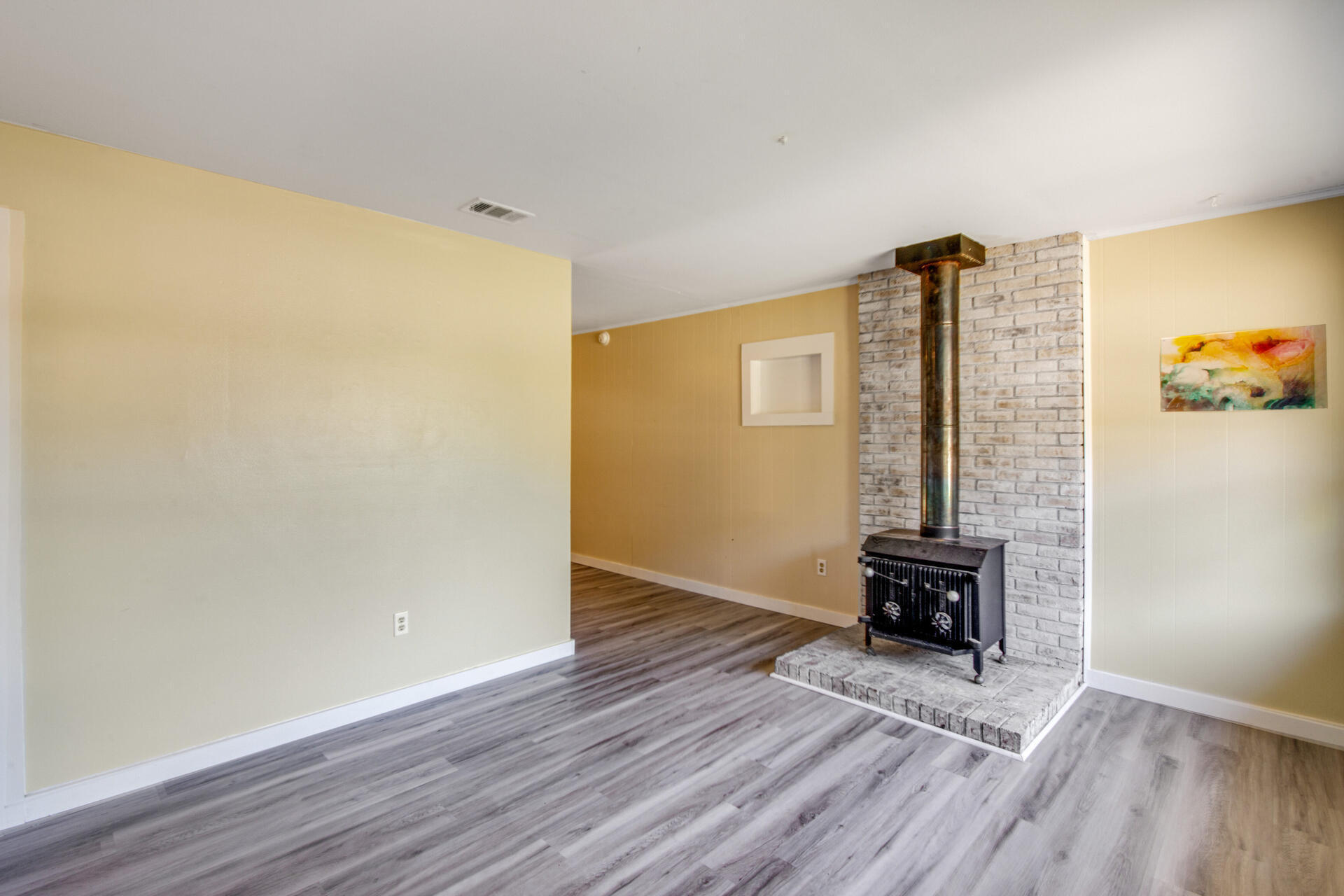 697 Long Drive Crestview, FL 32539 - Photo 5 of 26 a view of livingroom with hardwood floor