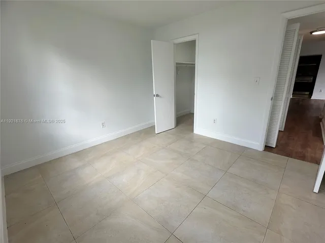 $1,950 | 492 Northwest 165th Street, Unit C215, Miami, FL 33169