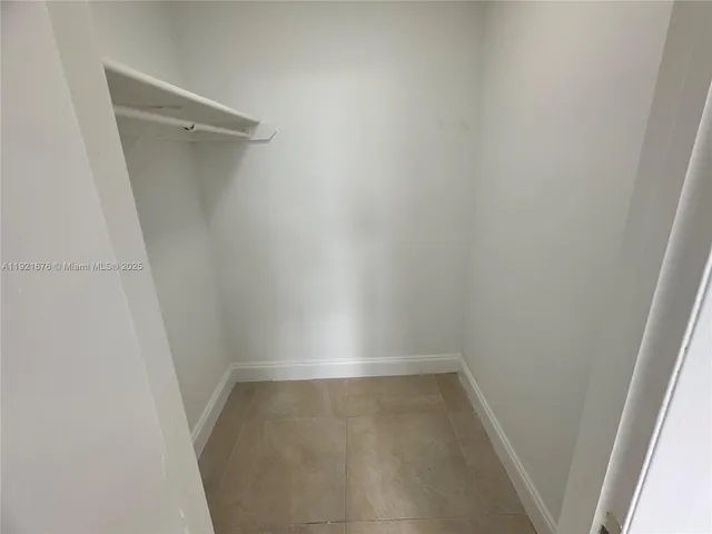 $1,950 | 492 Northwest 165th Street, Unit C215, Miami, FL 33169