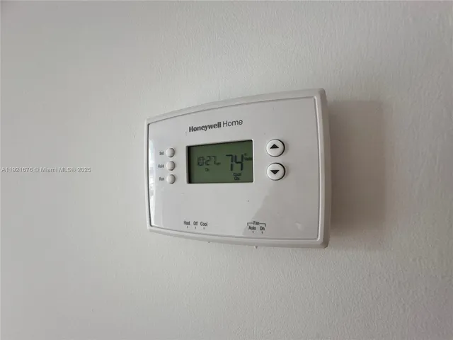 $1,950 | 492 Northwest 165th Street, Unit C215, Miami, FL 33169