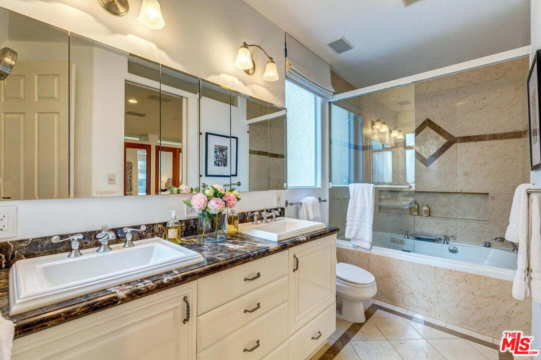 3711 Ocean Front Walk, Unit 2 Marina del Rey, CA 90292 - Photo 11 of 35 Gallery Image 11