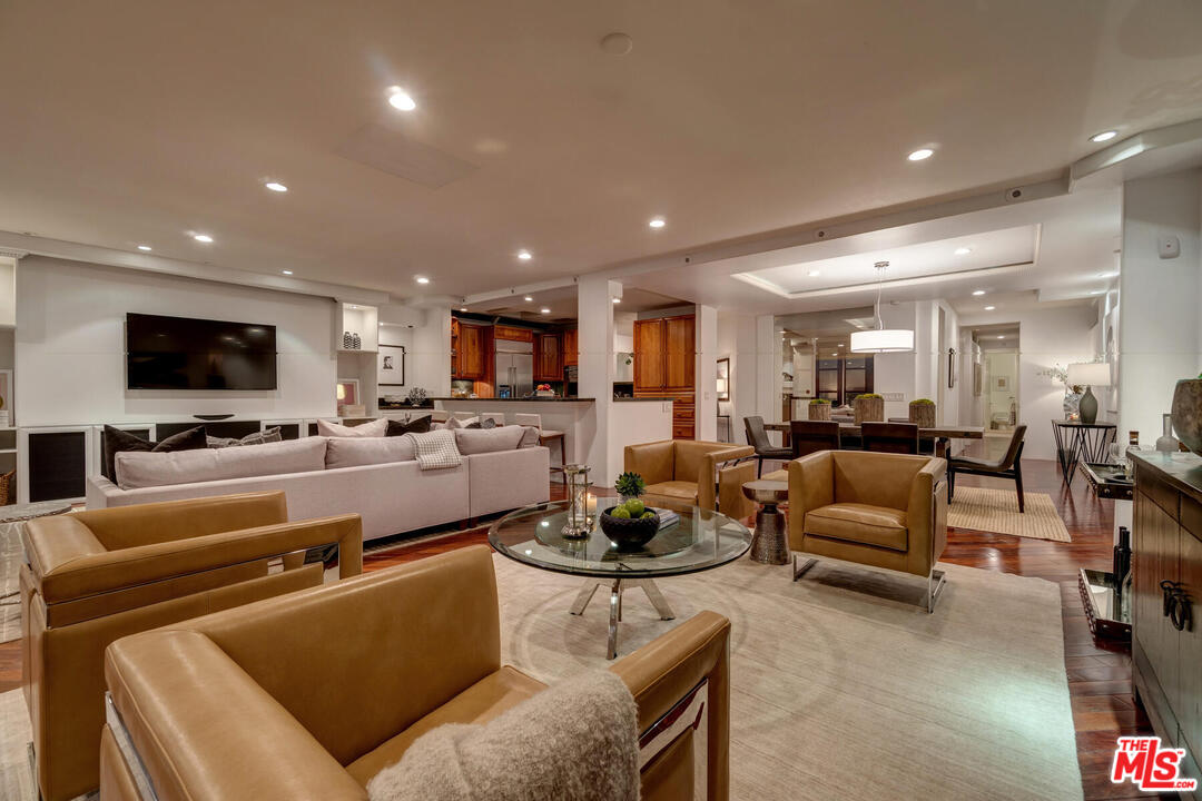 3711 Ocean Front Walk, Unit 2 Marina del Rey, CA 90292 - Photo 26 of 35 Gallery Image 26