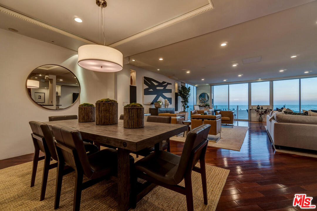 3711 Ocean Front Walk, Unit 2 Marina del Rey, CA 90292 - Photo 28 of 35 Gallery Image 28