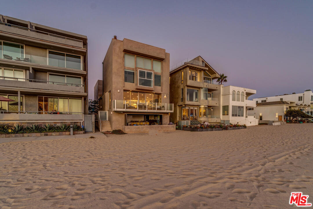 3711 Ocean Front Walk, Unit 2 Marina del Rey, CA 90292 - Photo 34 of 35 Gallery Image 34