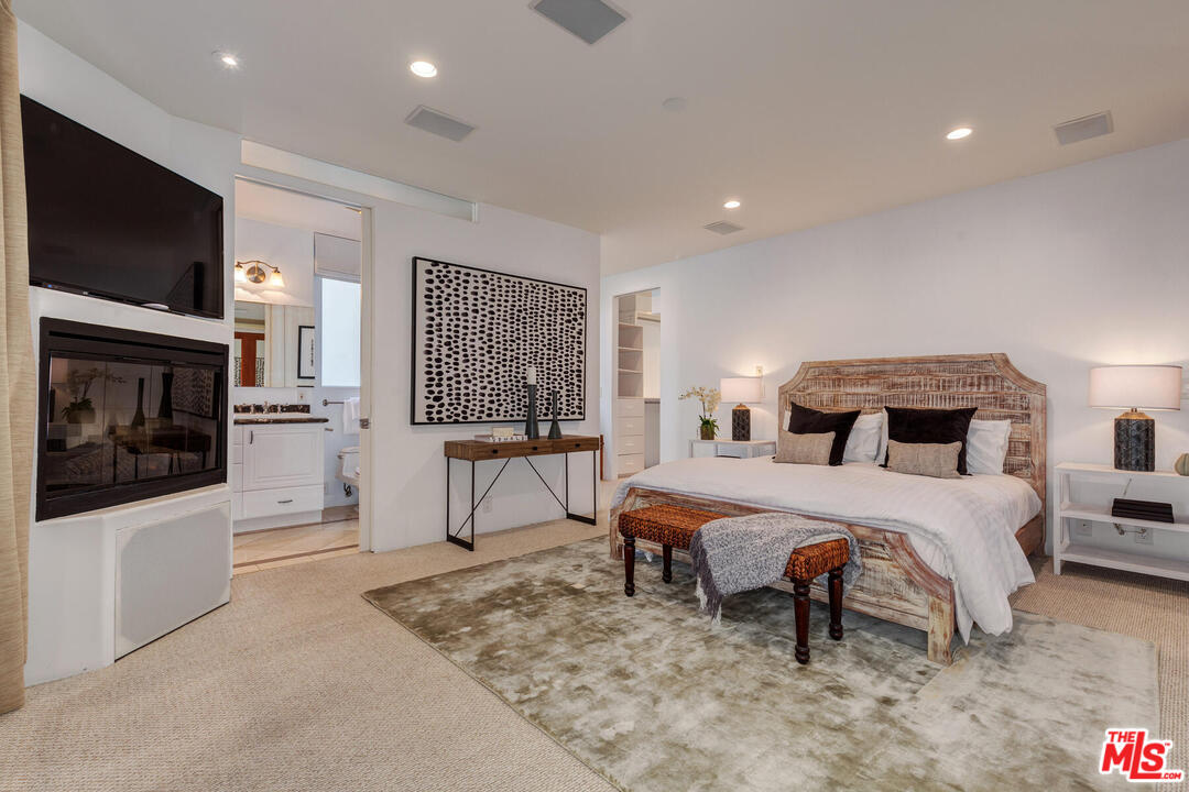 3711 Ocean Front Walk, Unit 2 Marina del Rey, CA 90292 - Photo 10 of 35 Gallery Image 10