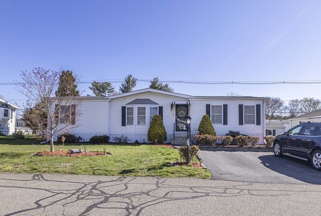 4 Amber Way Raynham, MA 02767 - Photo 3 of 41 Gallery Image 3