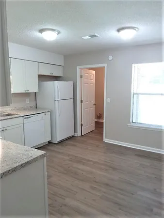 $1,400 | 137 Susan Drive, Unit A, Summerville, SC 29485