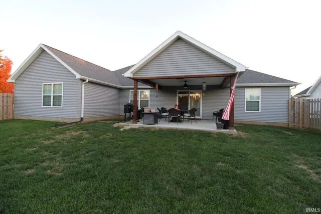 $359,500 | 2518 West Susan Drive, Princeton, IN 47670