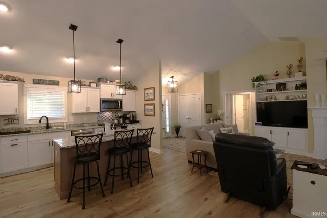 $359,500 | 2518 West Susan Drive, Princeton, IN 47670