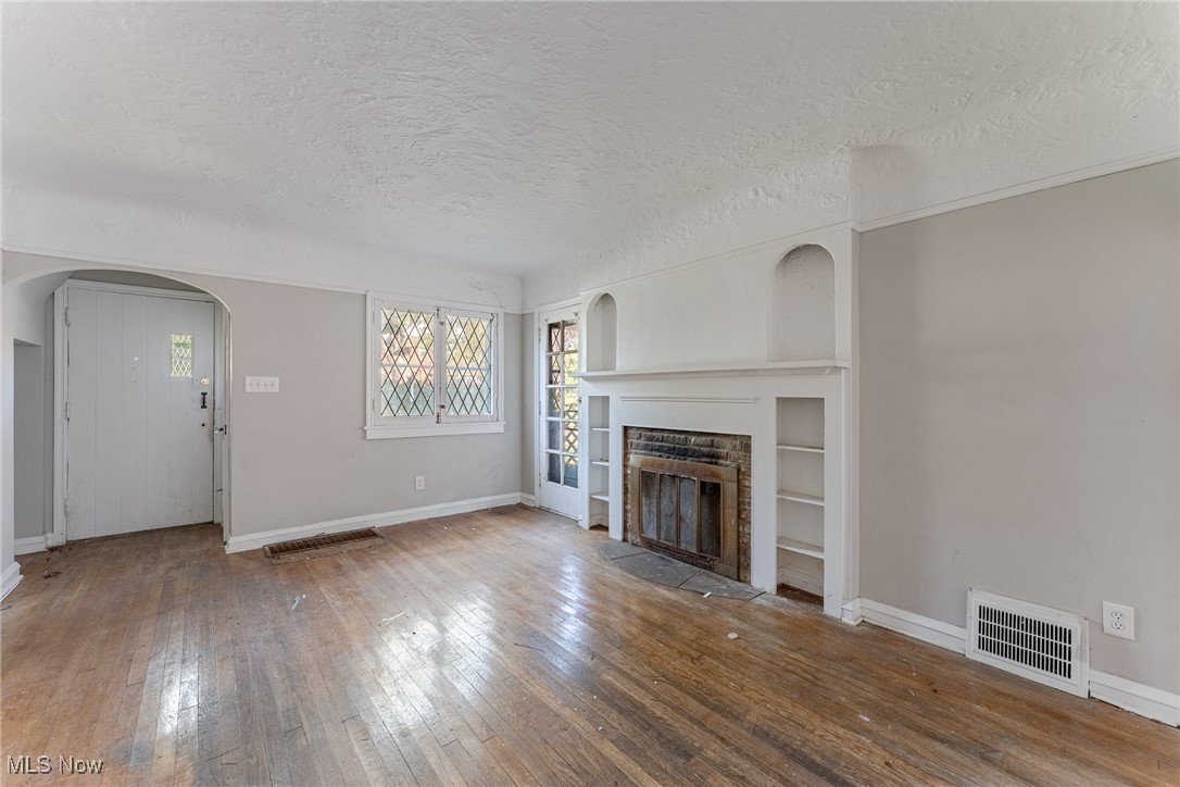 3496 East Scarborough Road Cleveland, OH 44118 - Photo 4 of 28