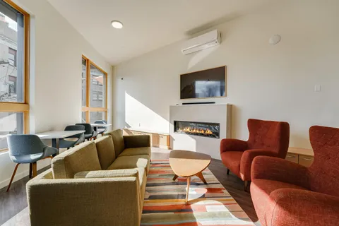 $2,475 | 333 Newark Avenue, Unit 501, Jersey City, NJ 07302
