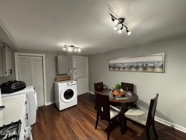 $1,700 | 603 1st Street, Unit 1, Watervliet, NY 12189