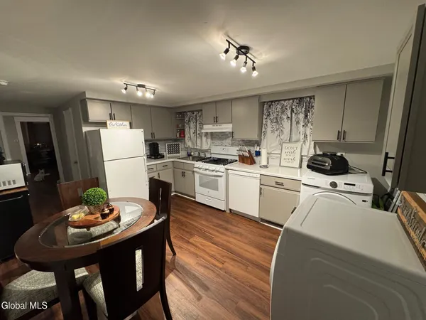 $1,700 | 603 1st Street, Unit 1, Watervliet, NY 12189