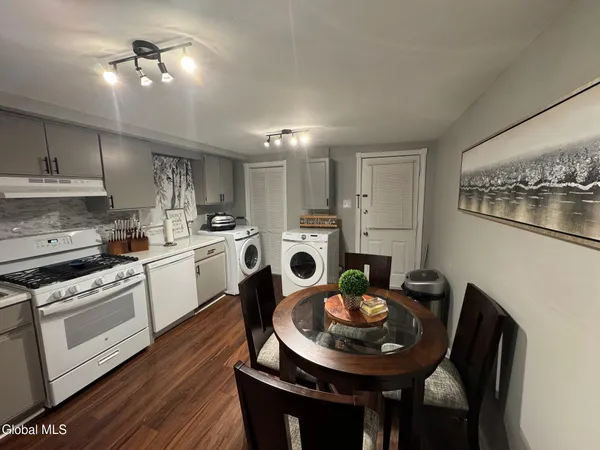 $1,700 | 603 1st Street, Unit 1, Watervliet, NY 12189