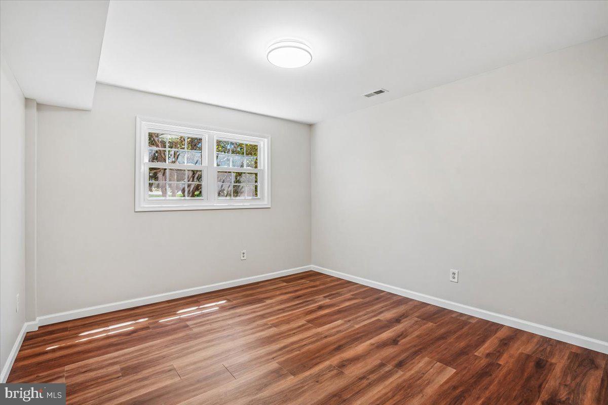 6904 Chelsea Road McLean, VA 22101 - Photo 12 of 15 Bright and airy blank canvas space.