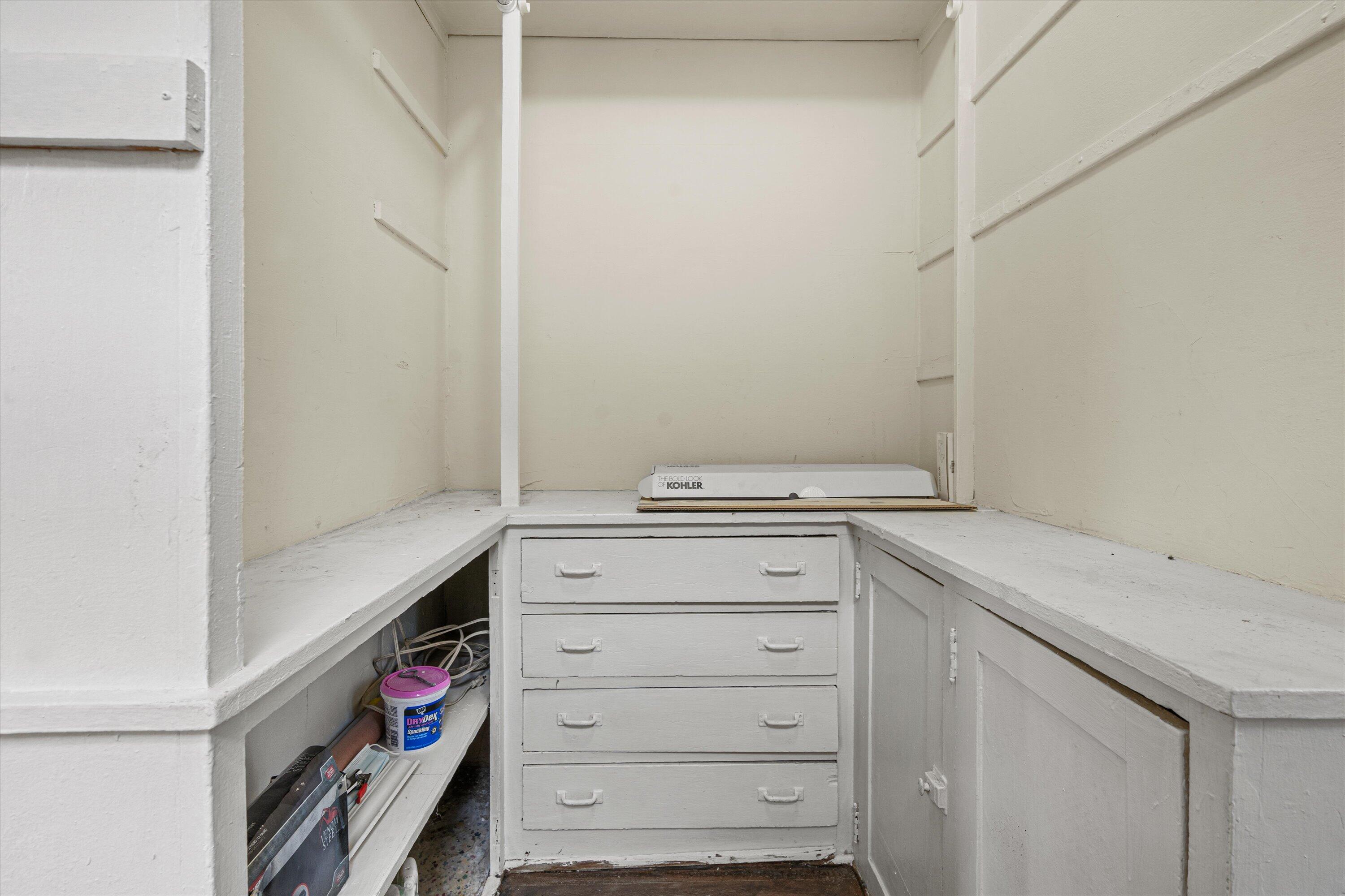 2761 North 39th Street, Unit 2763 Milwaukee, WI 53210 - Photo 23 of 49 pantry upper